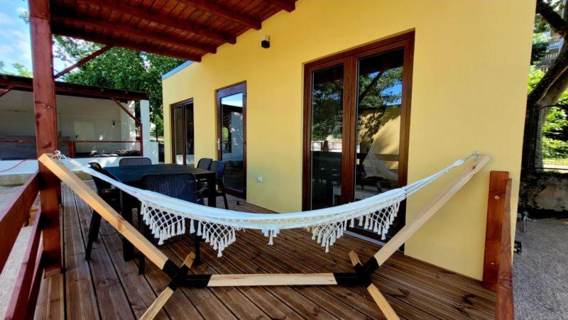 Sunny Resort Donji Karin المظهر الخارجي الصورة