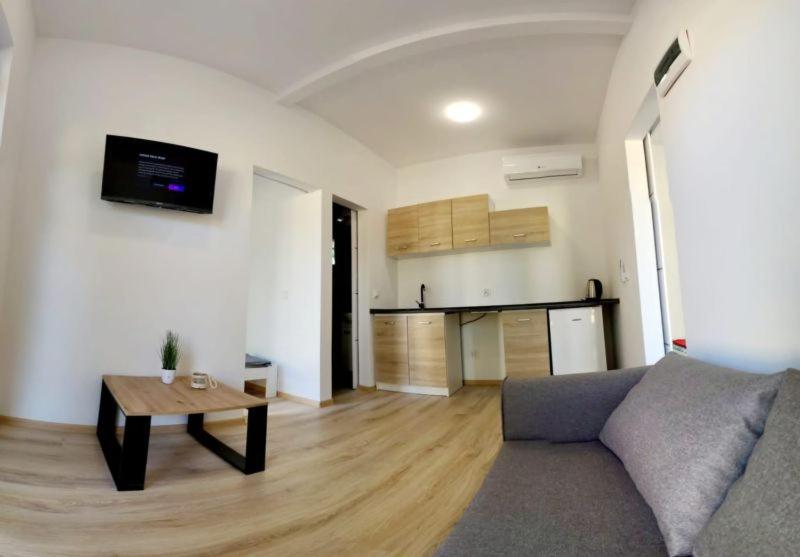 Sunny Resort Donji Karin المظهر الخارجي الصورة